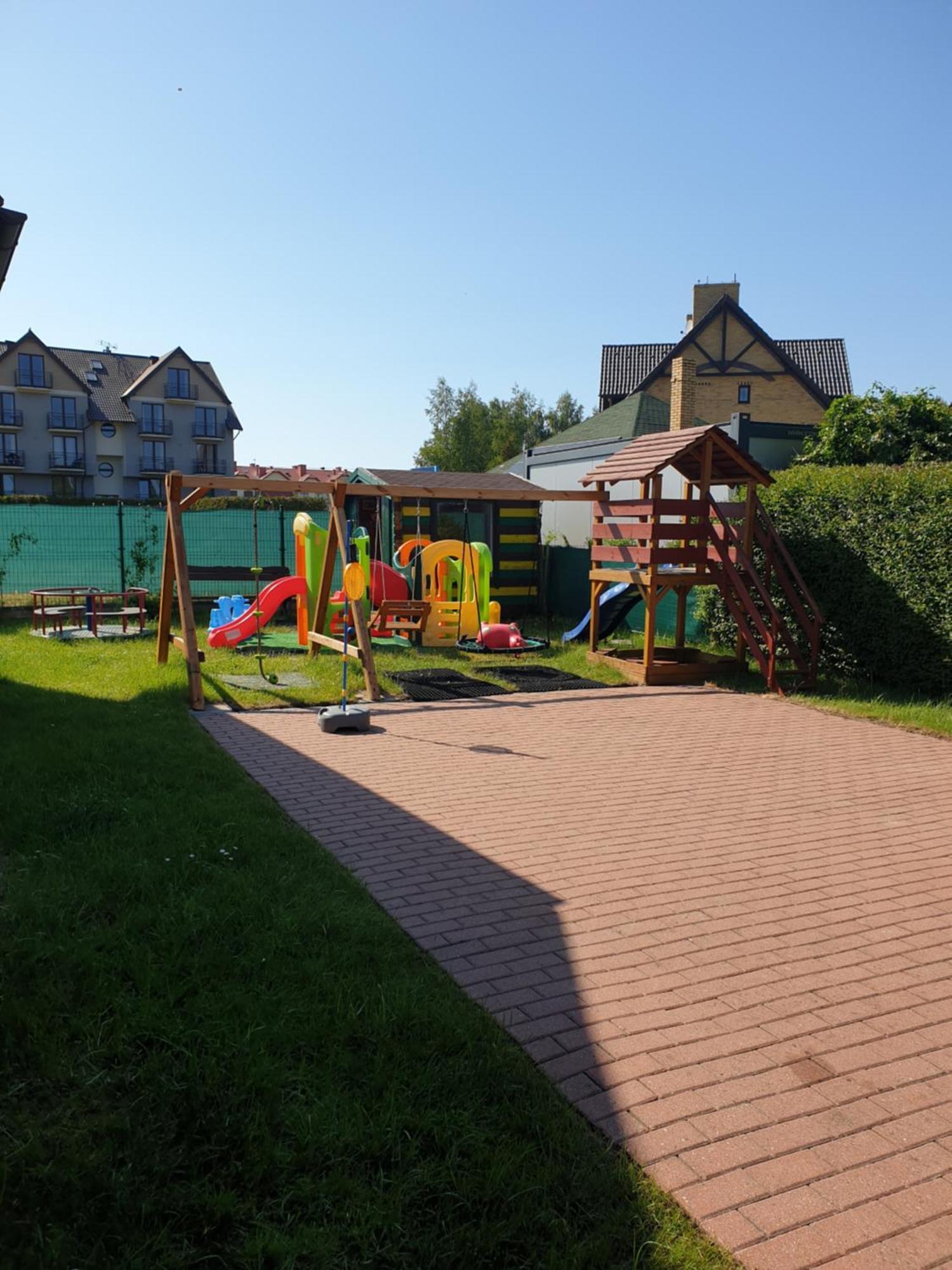 Apartamentowe Domki Drewniane Colorado Vila Karwia Exterior foto
